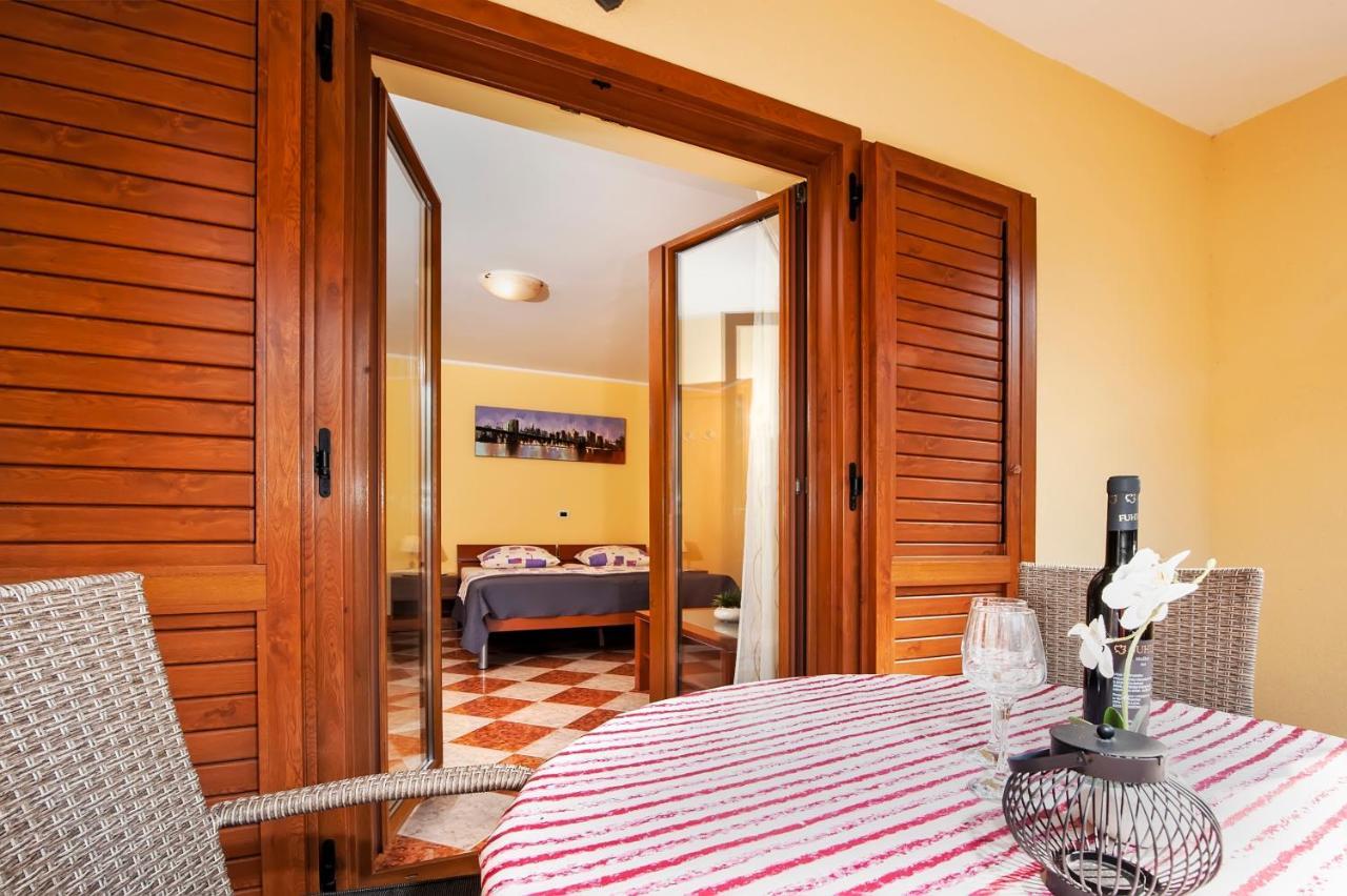 로비니 Casa Leona 아파트 외부 사진