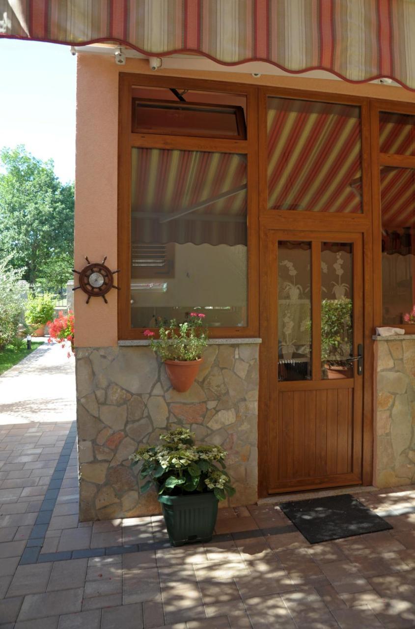로비니 Casa Leona 아파트 외부 사진