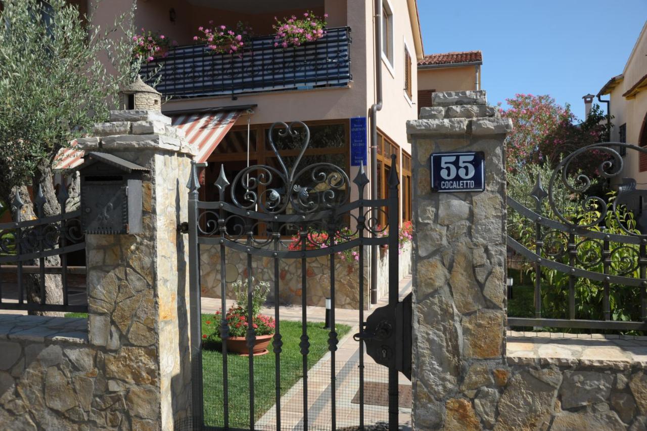 로비니 Casa Leona 아파트 외부 사진